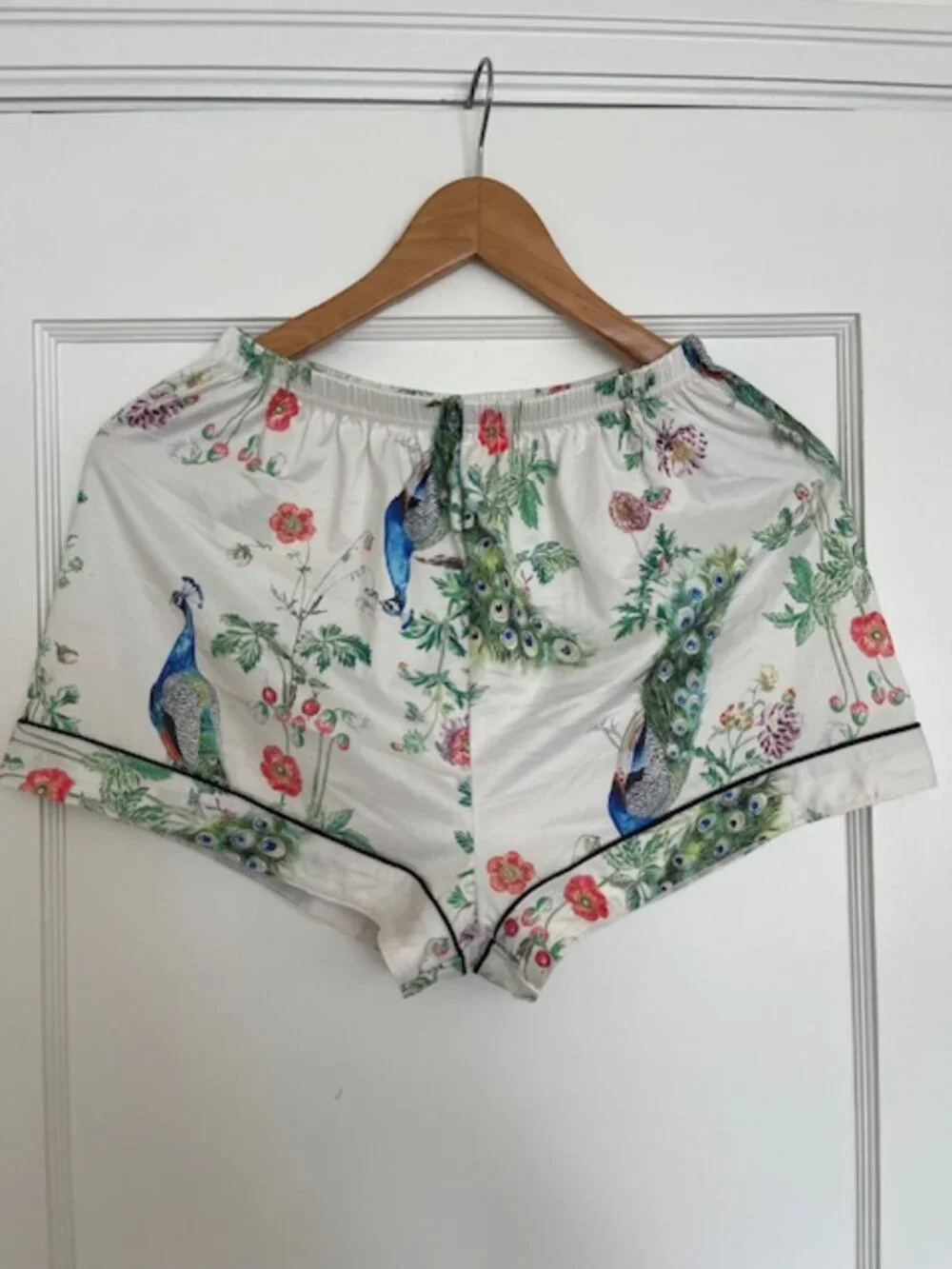 Two Piece Peacock Pajama Short Set | Size Medium - Picture 7 of 8